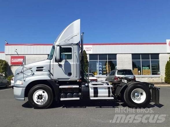 Mack PINNACLE CXU612 Naudoti vilkikai