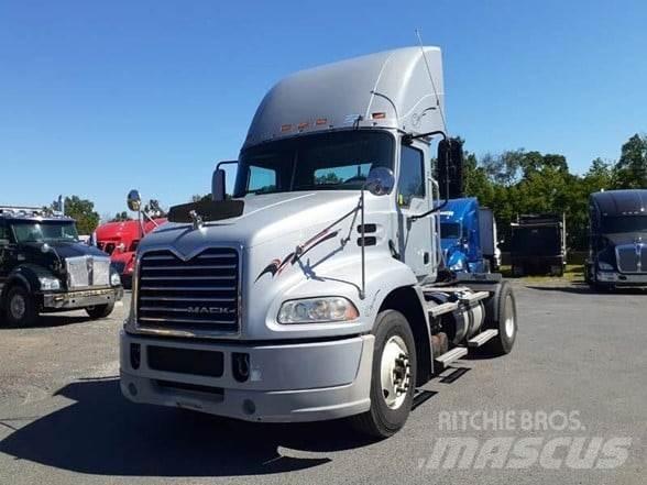 Mack PINNACLE CXU612 Naudoti vilkikai