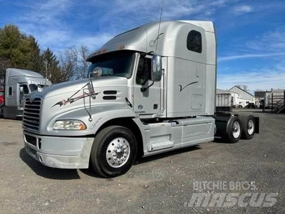 Mack PINNACLE CXU613 Naudoti vilkikai