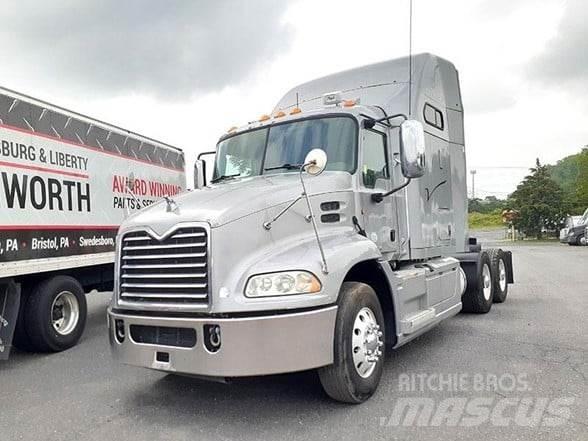 Mack PINNACLE CXU613 Naudoti vilkikai