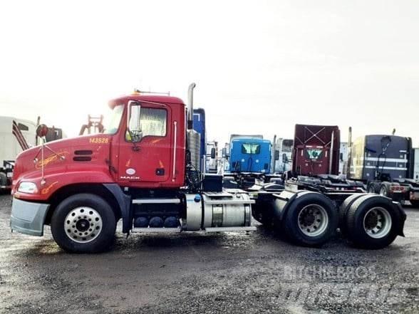Mack PINNACLE CXU613 Naudoti vilkikai