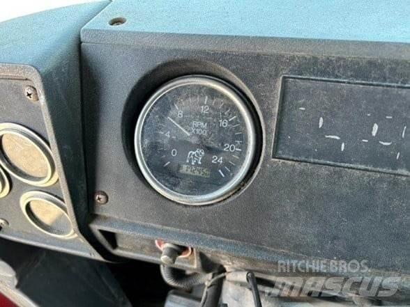 Mack RD688S Savivarčių priekabų vilkikai