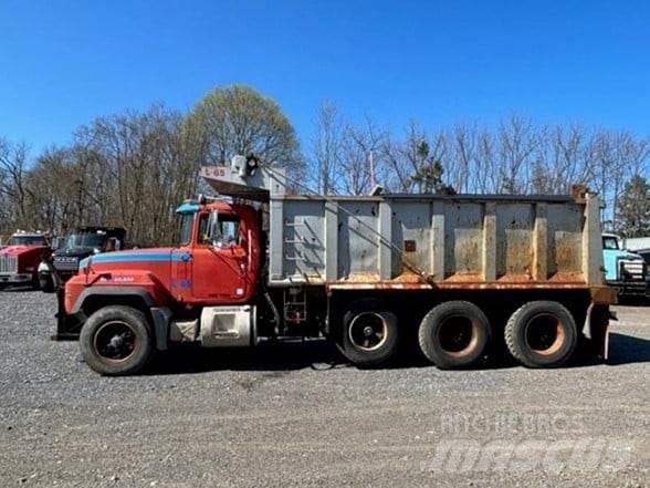 Mack RD688S Savivarčių priekabų vilkikai