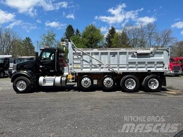 Peterbilt 567 Savivarčių priekabų vilkikai