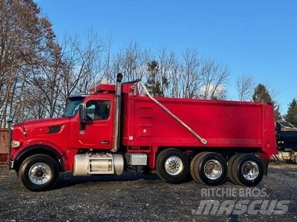 Peterbilt 567 Savivarčių priekabų vilkikai