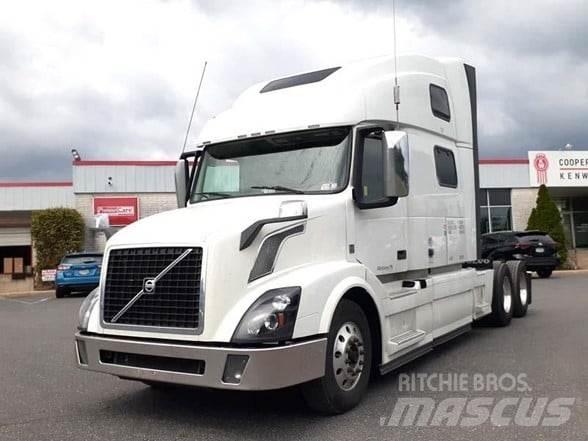 Volvo VNL64T780 Naudoti vilkikai