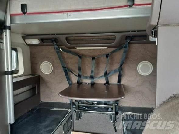 Volvo VNL64T780 Naudoti vilkikai