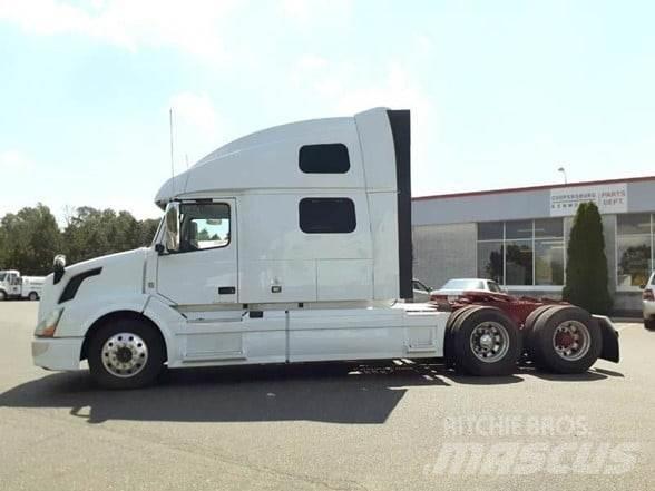 Volvo VNL64T780 Naudoti vilkikai