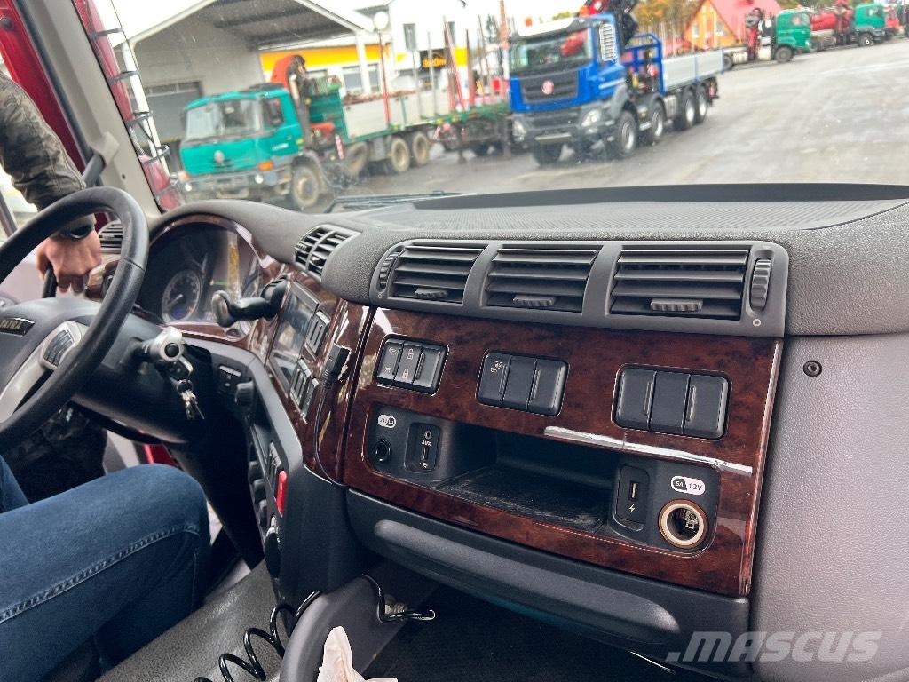 Tatra T158 Platformos/ Pakrovimas iš šono