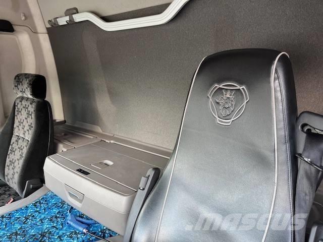 Scania P 370 Priekabos su tentu