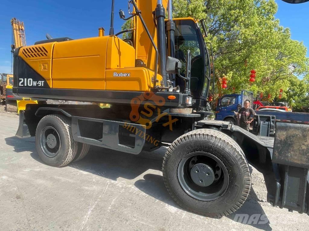 Hyundai R210W Ratiniai ekskavatoriai