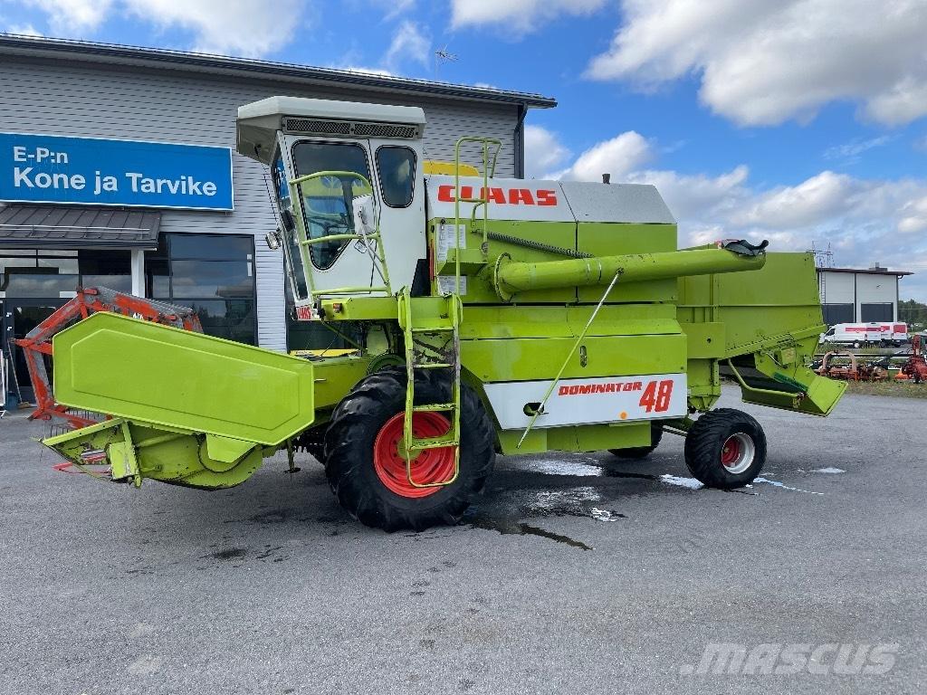 CLAAS Dominator 48 Derliaus nuėmimo kombainai