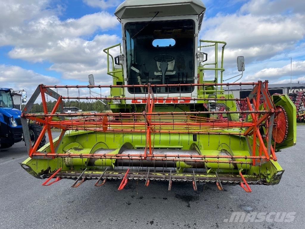 CLAAS Dominator 48 Derliaus nuėmimo kombainai