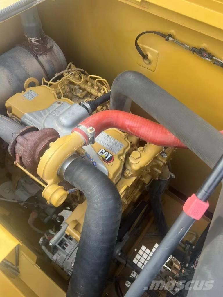 CAT 320 Vikšriniai ekskavatoriai