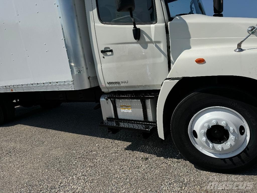 Hino 238 Sunkvežimiai su dengtu kėbulu