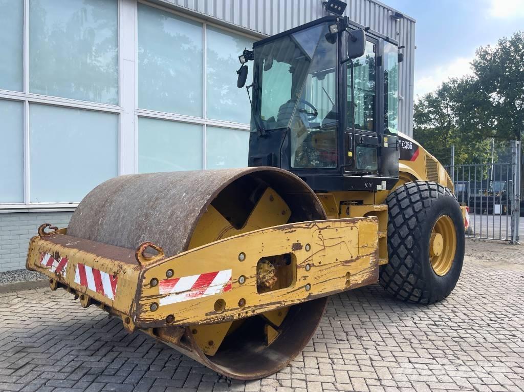 CAT CS 56       2010 Vieno būgno volai