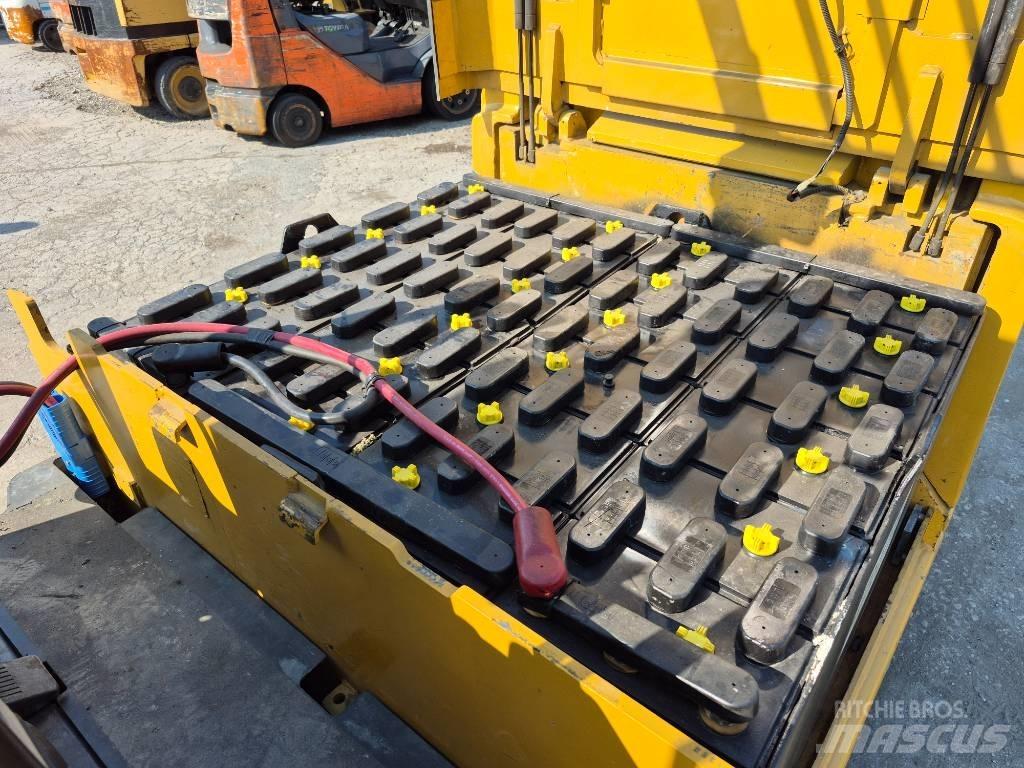 CAT E 12000 Elektriniai šakiniai krautuvai