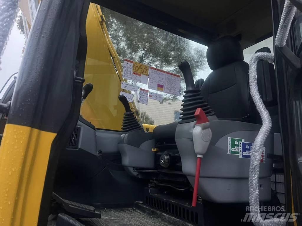 Komatsu PC 130 Vidutinės galios ekskavatoriai 7-12 t