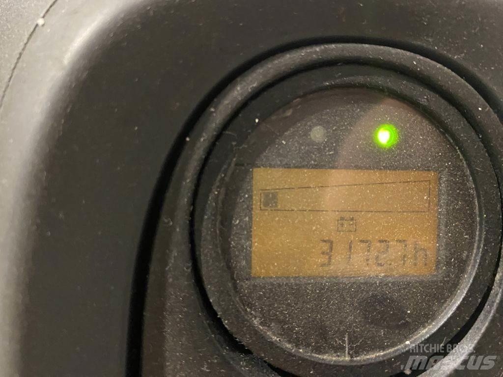 Linde T16 Rankiniai hidrauliniai vėžimėliai