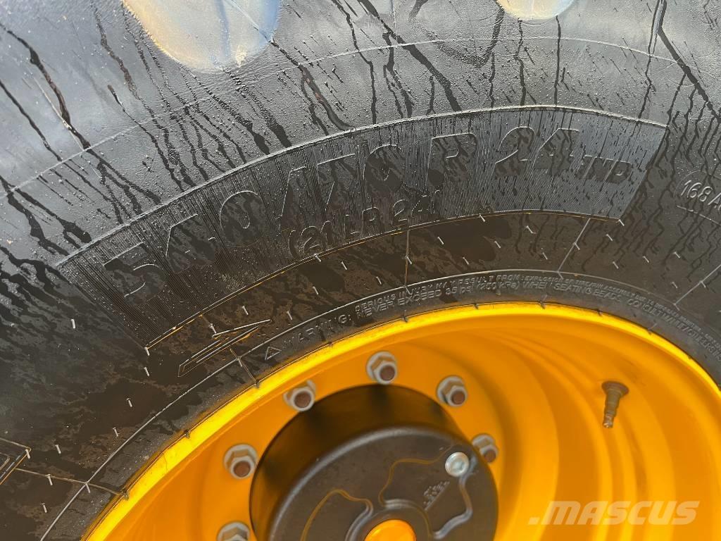 JCB 413 S Naudoti ratiniai krautuvai