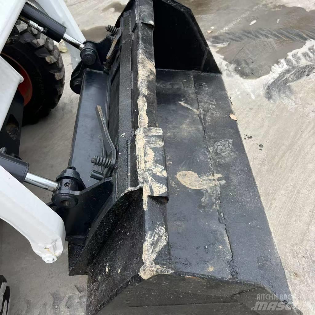 Bobcat S 160 Krautuvai su šoniniu pasukimu