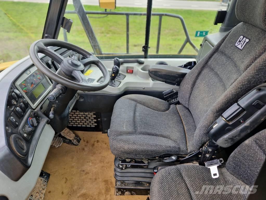 CAT 735C2 Karjeriniai savivarčiai