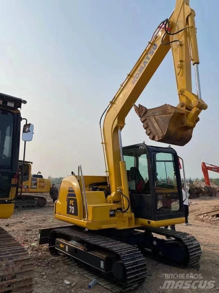 Komatsu PC70-8 Vikšriniai ekskavatoriai