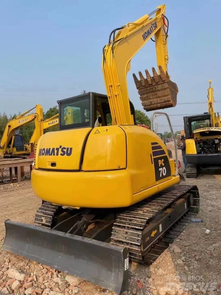 Komatsu PC70-8 Vikšriniai ekskavatoriai