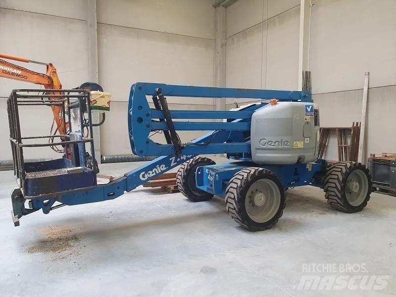 Genie Z45/25 Alkūniniai keltuvai