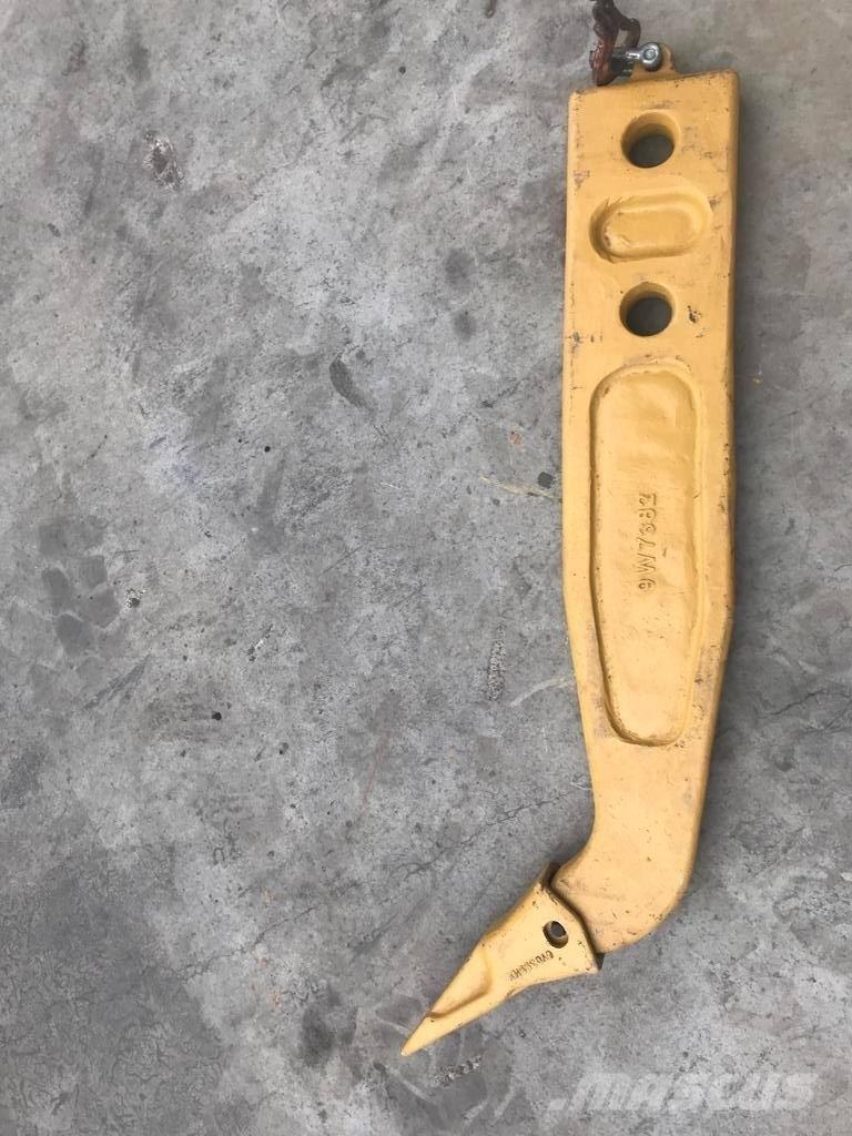 Komatsu D65 Shank Kultivatoriai-purentuvai