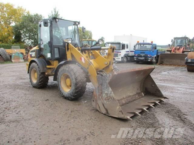 CAT 908 M Naudoti ratiniai krautuvai