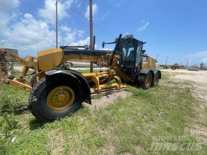 CAT 12 M 3 Greideriai
