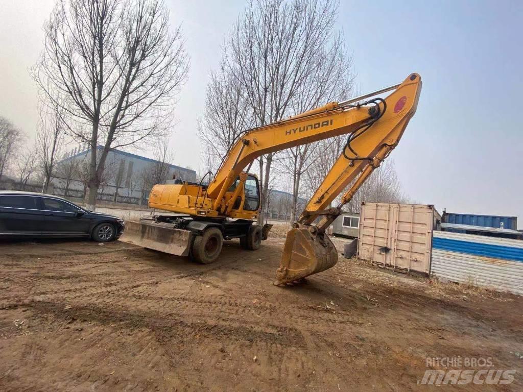 Hyundai R210WD Ratiniai ekskavatoriai