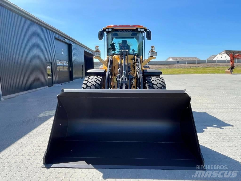 Volvo L 70 H Naudoti ratiniai krautuvai