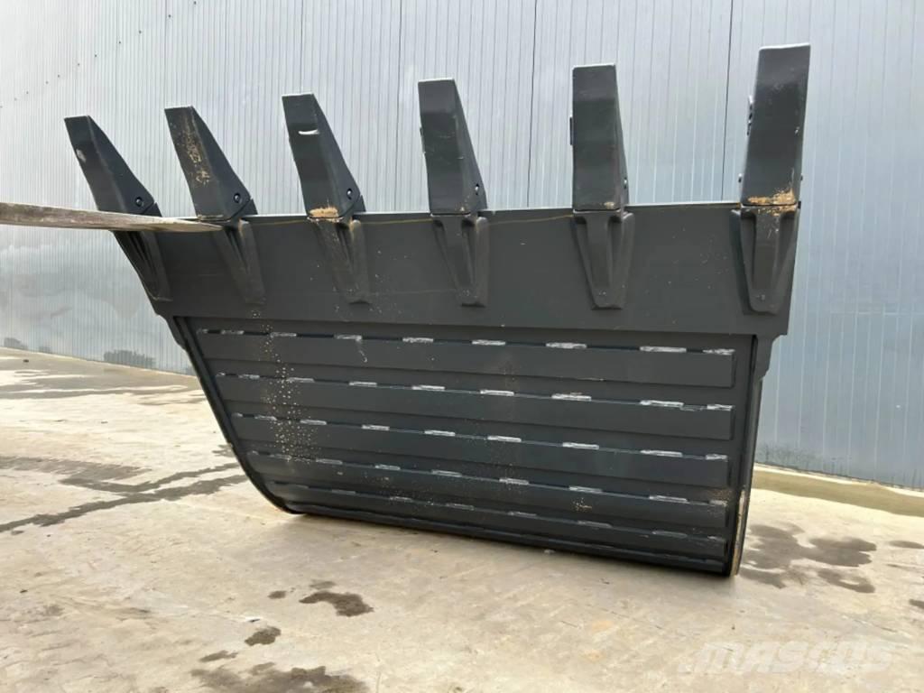 Hitachi ZX220 - 1.40m Kaušai