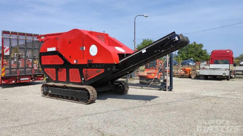 Red Rhino 7000 Mobilūs smulkintuvai