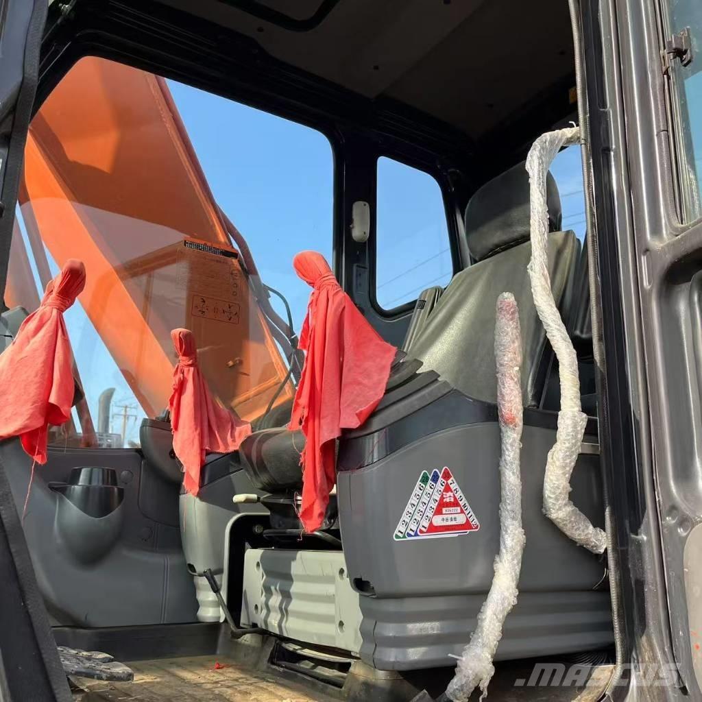 Hitachi ZX 160 Vidutinės galios ekskavatoriai 7-12 t