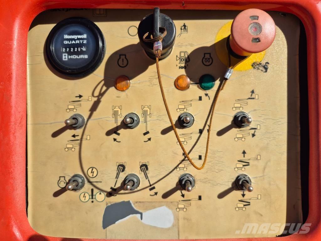 SkyJack SJ 63 AJ Alkūniniai keltuvai