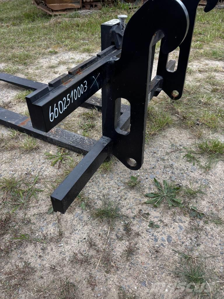 JCB 406 / 407 Šakės