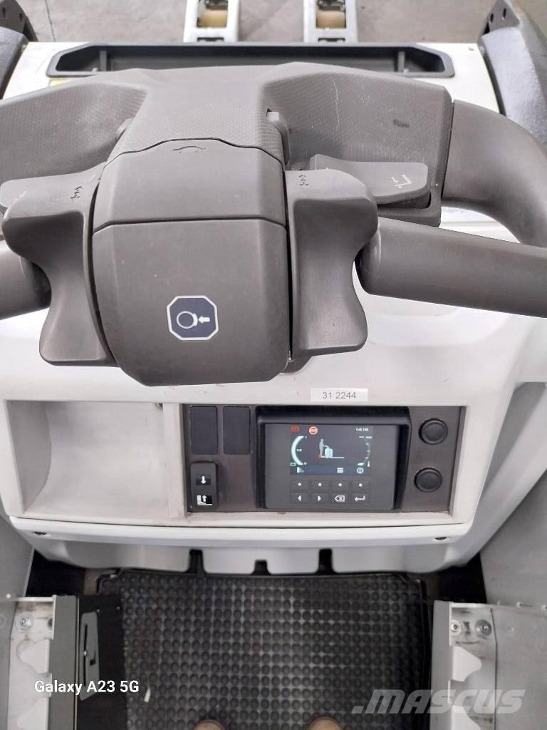 UniCarriers PLR200 Žemų aukščių keltuvai su platforma