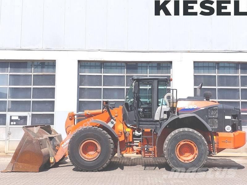 Hitachi ZW 250-6 Naudoti ratiniai krautuvai