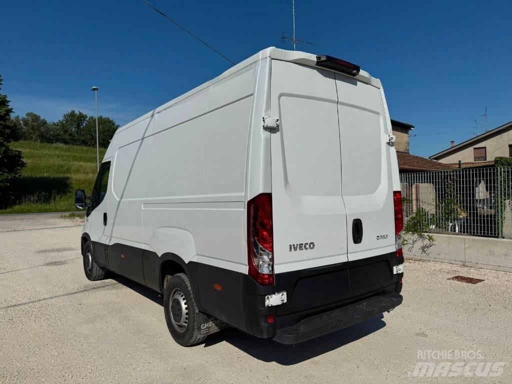 Iveco Daily 35s14 Krovininiai furgonai