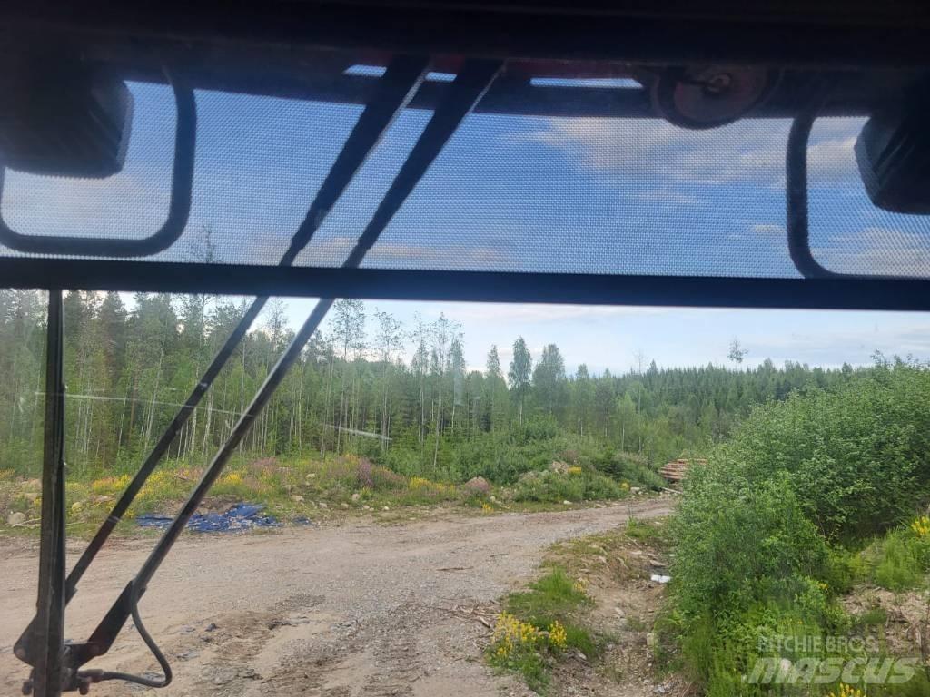 Komatsu 835 Naudoti miškovežiai (Forvarderiai)
