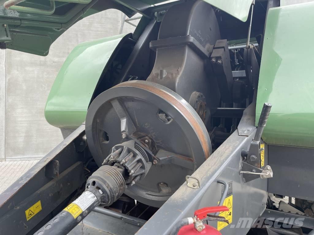Fendt 12130 N Stačiakampių ryšulių presai