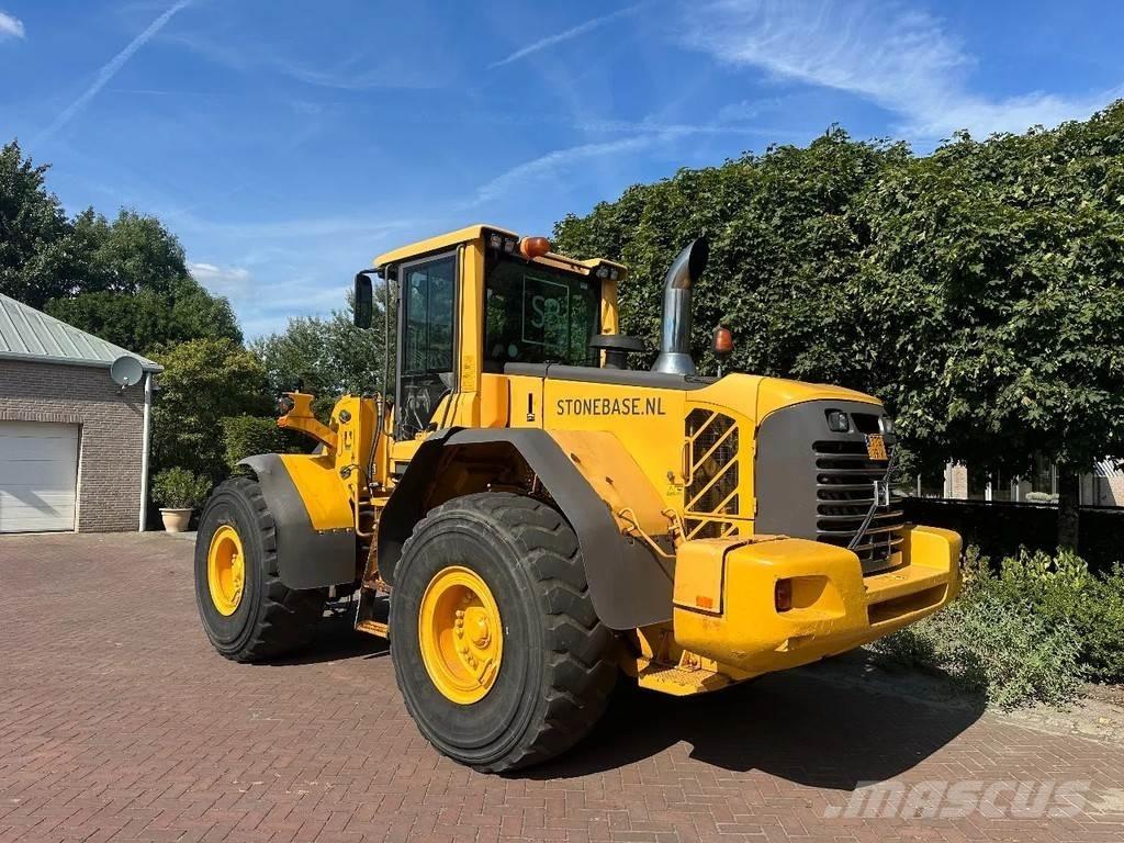 Volvo L120 F Naudoti ratiniai krautuvai