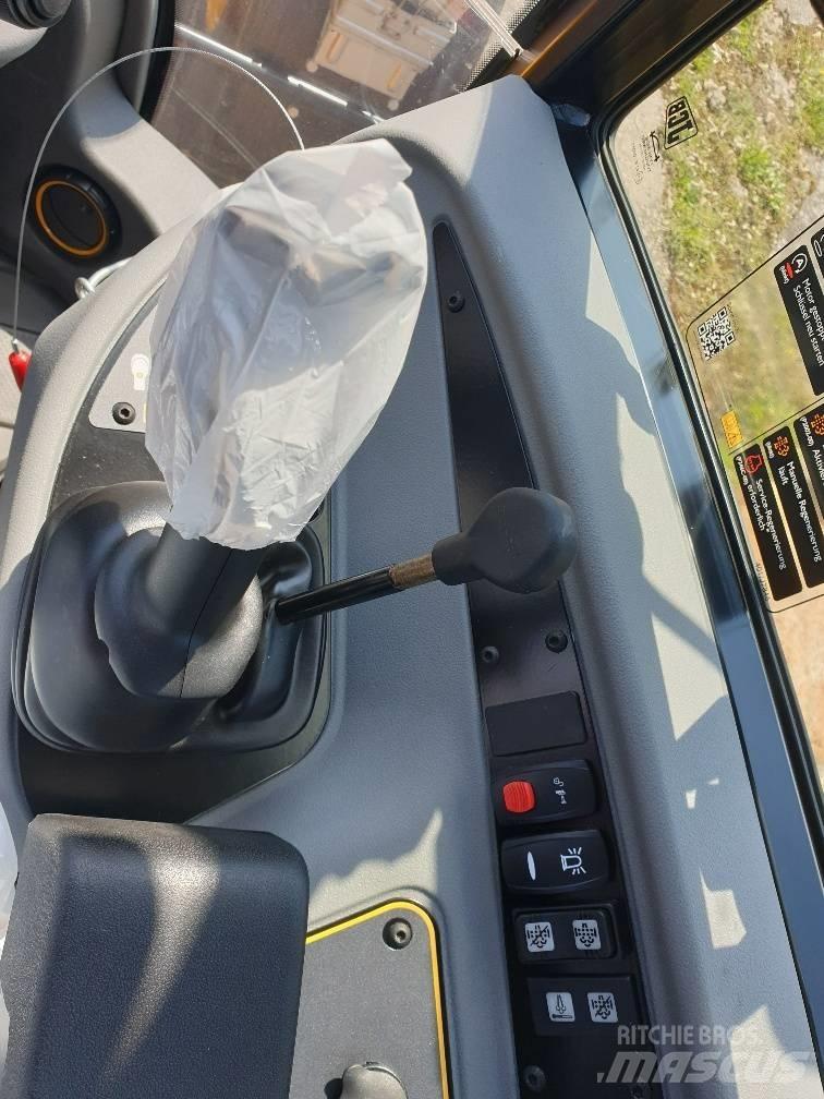 JCB 407 Naudoti ratiniai krautuvai