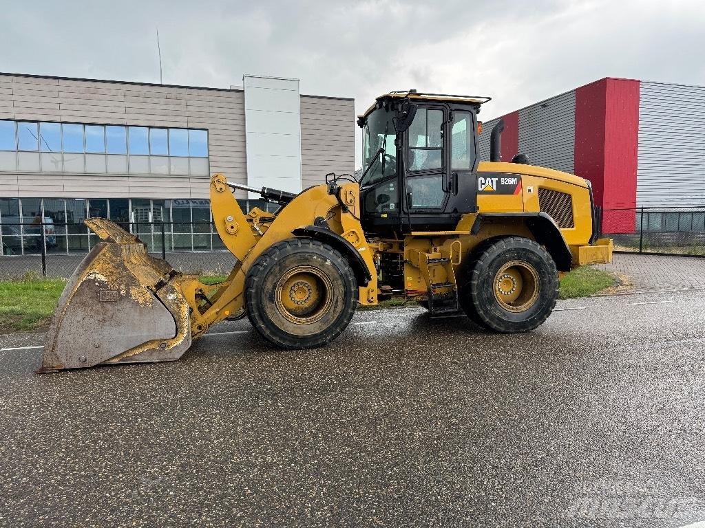 CAT 926 M Naudoti ratiniai krautuvai