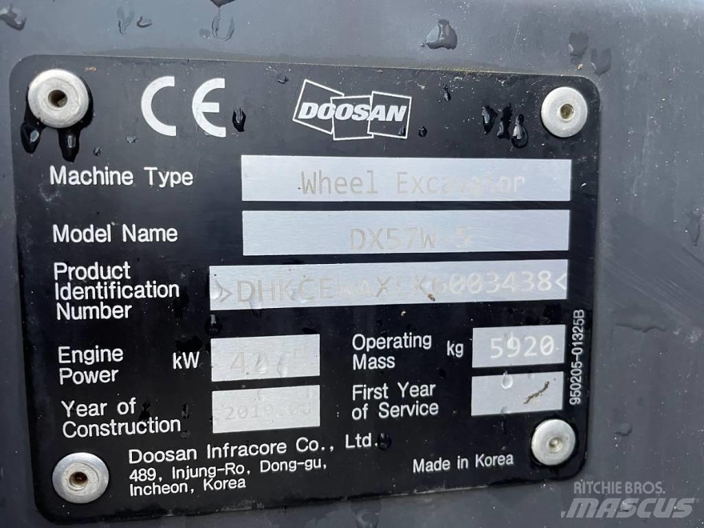 Doosan DX 57 W-5 Ratiniai ekskavatoriai