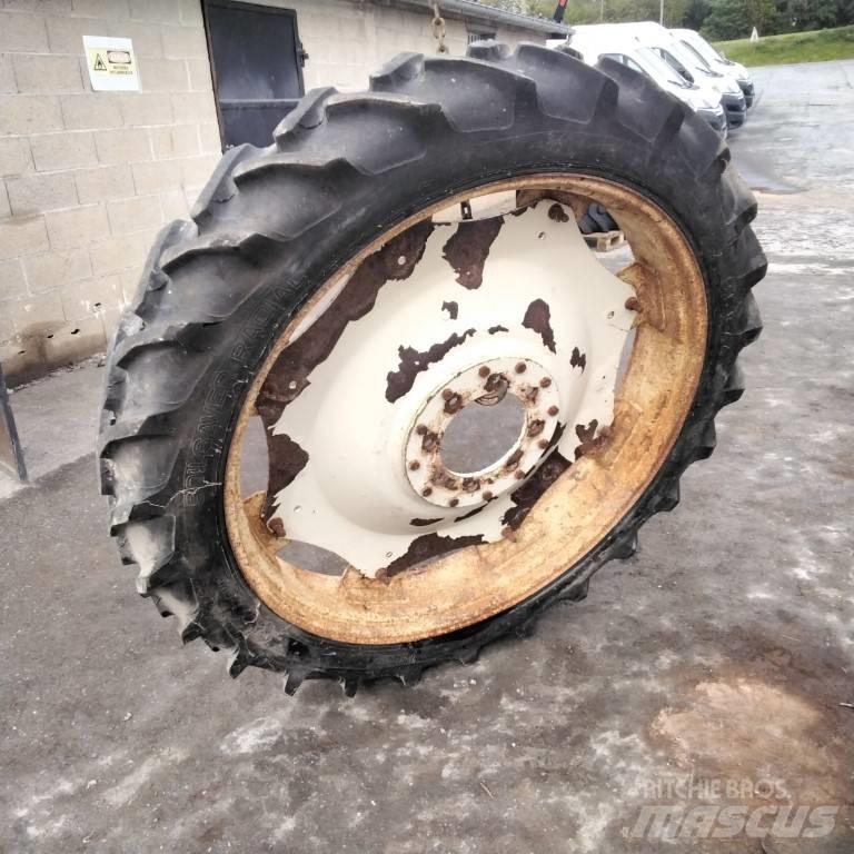 Taurus 9.5R44 Padangos, ratai ir ratlankiai