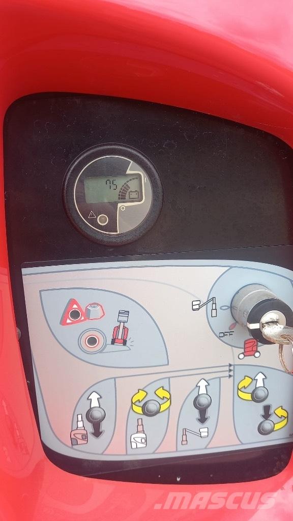 Manitou 100 VJR Vertikalūs stiebiniai keltuvai